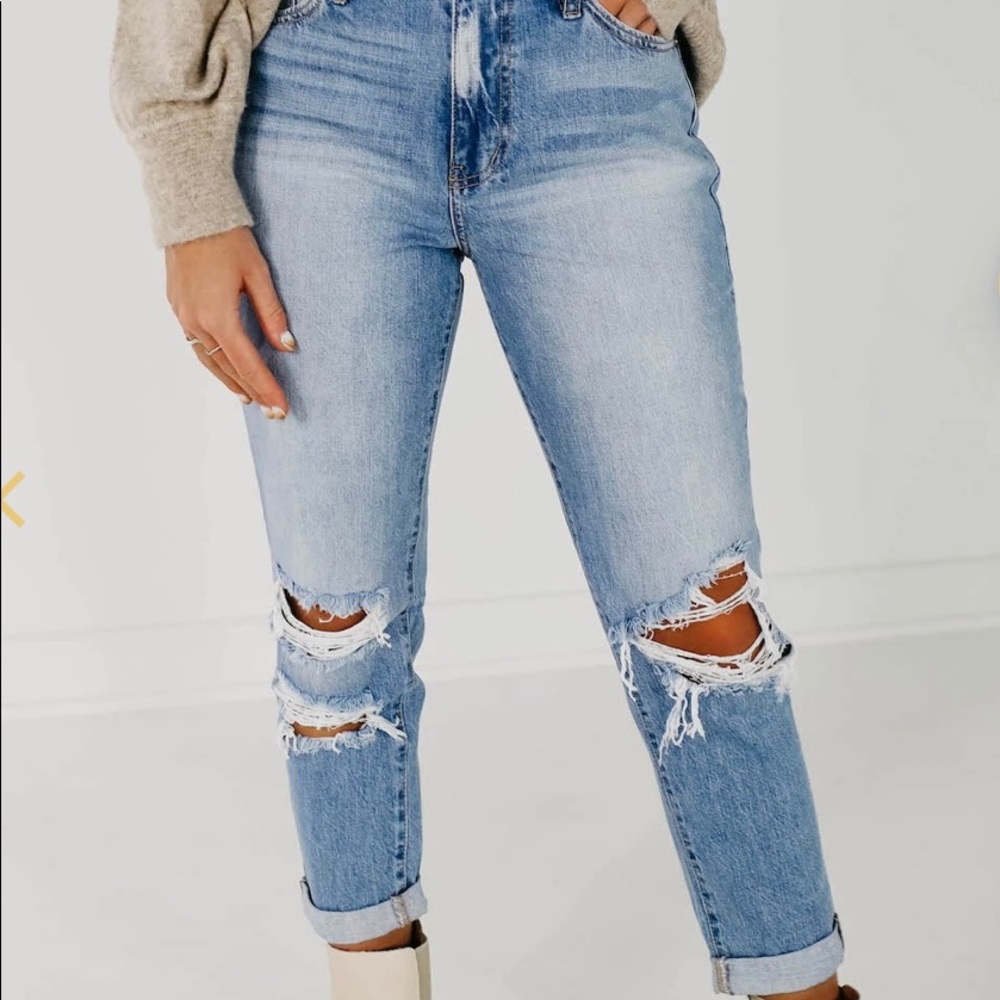 Kan Can 11" High Rise Mom Jean. These are brand new with tags still on them!